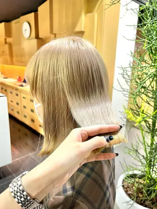 ショート カラー 海外girl🤎 透明感ベージュmaoのヘアスタイル