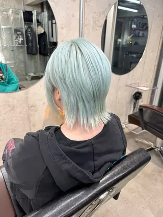 カラー 漆畑 莉奈のヘアスタイル