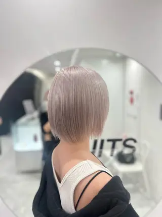 カラー 🤍ハイトーン寒色 🤍MADOKAのヘアスタイル