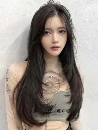ロング カラー むら 結菜のヘアスタイル