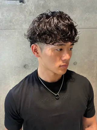 ショート パーマ メンズ ラフでキマる色気ヘア 鈴木教介👯♀️のヘアスタイル