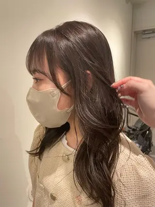 セミロング カラー tiel 小山莉々のヘアスタイル