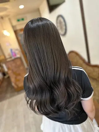ロング カラー 大潮 梨奈のヘアスタイル