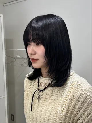 ミディアム カラー piLLon mayuのヘアスタイル