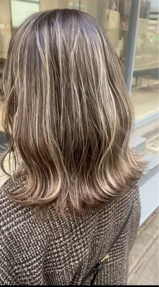 ミディアム カラー 萩原 拓実のヘアスタイル