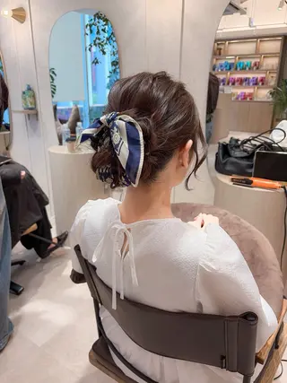 セミロング ヘアアレンジ 白浜 サキのヘアスタイル