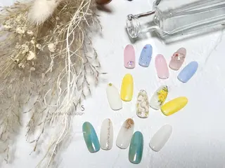 ネイル YUMI NAGAI のネイルデザイン