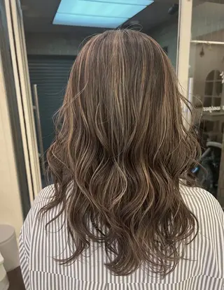 セミロング nui 三宮のヘアスタイル