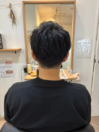メンズ RISE SWELL 江坂momoneのヘアスタイル
