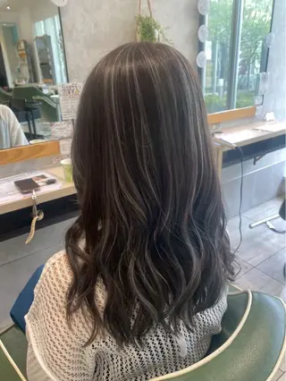 カラー Earth/A あやみのヘアスタイル