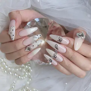 ロング Nailsalon Angeのネイルデザイン