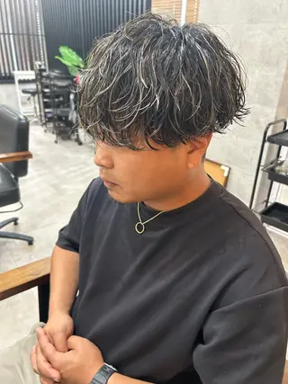 ショート カラー パーマ メンズ 勝毛 広貴のヘアスタイル
