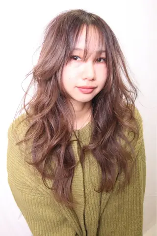 ロング LAULEA Renのヘアスタイル