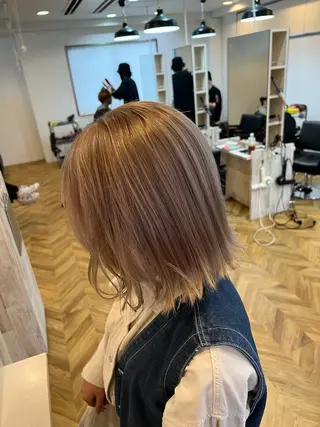 ショート カラー ブリーチ特化 梅田本多翔のヘアスタイル