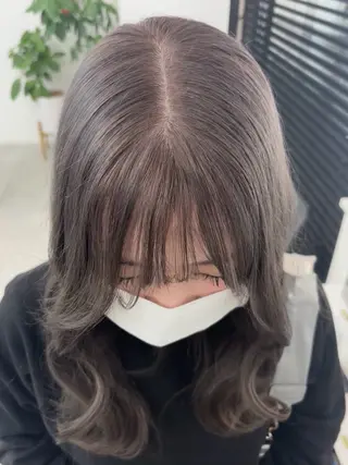 ロング ハイトーンカラー 🦋yuri🦋のヘアスタイル