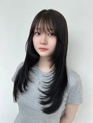 セミロング レイヤー似合わせ 透明感カラーりきやのヘアスタイル