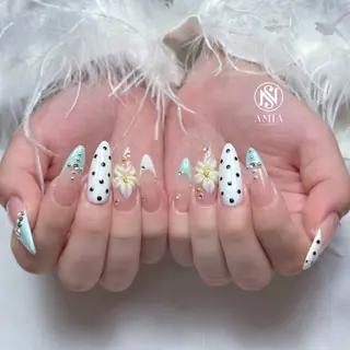 ロング 🌟AMIA BEAUTY🌟のネイルデザイン