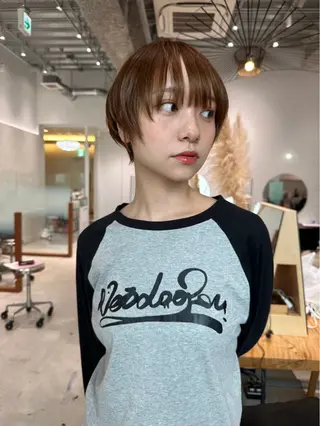 ショート 縮毛矯正🫧透明感 カラー メンズカットのヘアスタイル