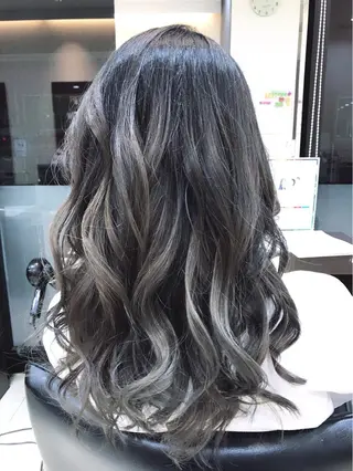 ロング カラー 関口 友行のヘアスタイル