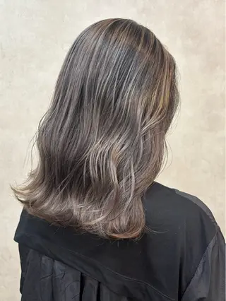 ミディアム カラー 【aini天王寺】 𝐚𝐢𝐫𝐢✂︎のヘアスタイル