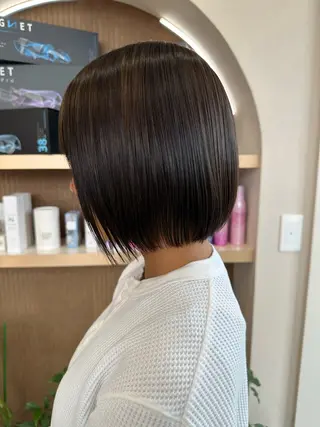ショート カラー LAULEA Renのヘアスタイル