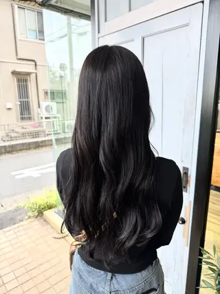 ロング カラー ツキダテ ユイのヘアスタイル