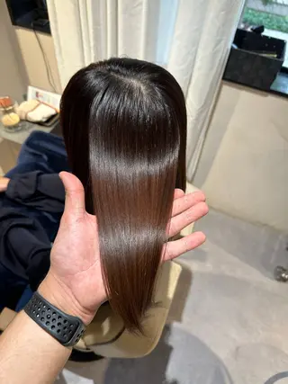 セミロング 必ず笑顔で帰っていた だきます！安田祐貴のヘアスタイル
