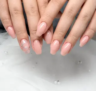 ネイル Bianca 赤羽 KUSAKABEのネイルデザイン