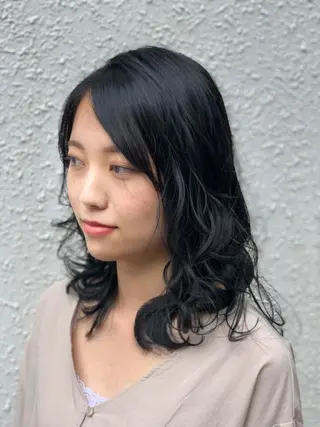 ミディアム siki. 石渡のヘアスタイル