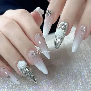 ネイル Queens テイのネイルデザイン