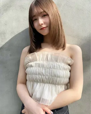ミディアム Londnaitre MAHOのヘアスタイル