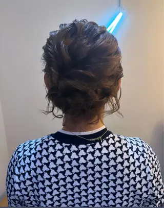 ミディアム ヘアアレンジ ハイトーンカラー 🦋yuri🦋のヘアスタイル