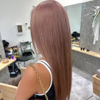 ロング ミルクティーベージュ 近鉄奈良駅　向田のヘアスタイル