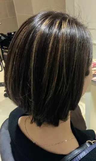 ショート カラー 畠村 美智子のヘアスタイル