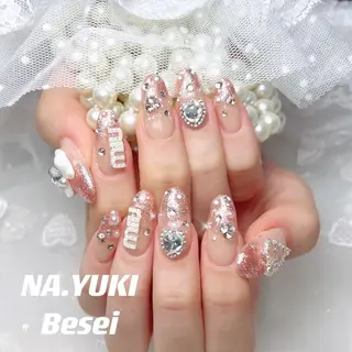 ネイル 🦋 Queenieのネイルデザイン