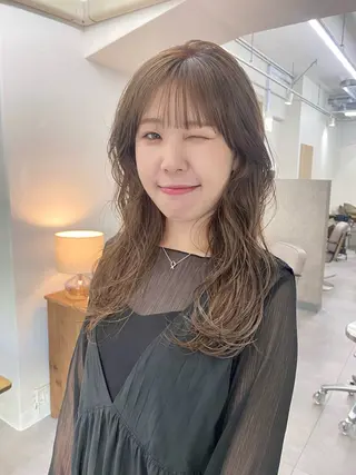 ロング サトウ ナナのヘアスタイル