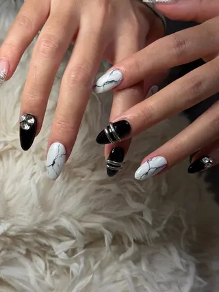 ミディアム Latte Nail 十三のネイルデザイン