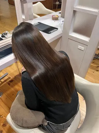ロング 佐藤 翔空【艶 カラー/縮毛矯正】のヘアスタイル