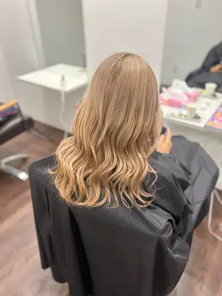 ロング カラー ヘアアレンジ 🤍 minaのヘアスタイル