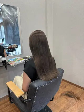 ロング カラー 鵜飼 真伍のヘアスタイル