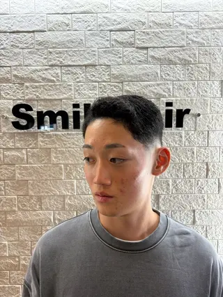 ショート フェードとパーマ特化 小池 魔裟斗のヘアスタイル