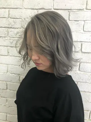 ショート カラー Acchon/心斎橋 💚ダブルカラーのヘアスタイル