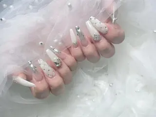 ネイル PEEKABOO 旧:momo京橋のネイルデザイン