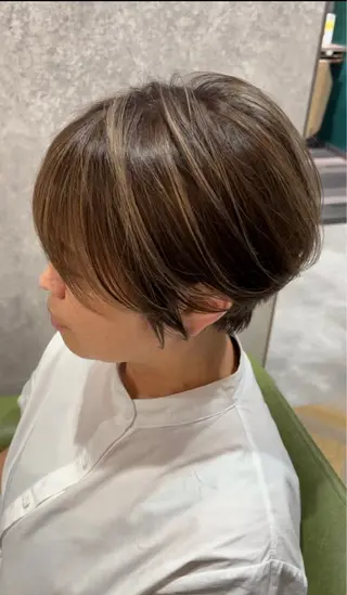 ショート カラー 畑内 花凛のヘアスタイル