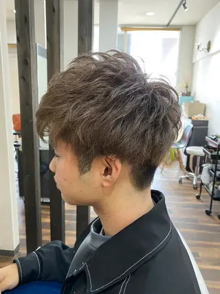 カラー メンズ 堀 広夢のヘアスタイル