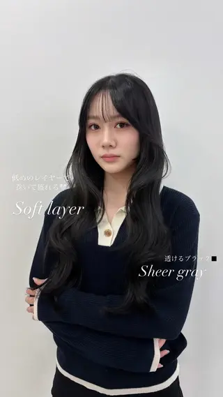 ロング カラー 抜け感レイヤー︴ ニュアンスカラーのヘアスタイル