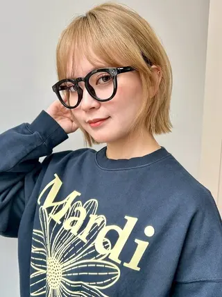 ショート カラー ヘアアレンジ ボブ/透明感ベージュ 🫧クルミ🌟のヘアスタイル