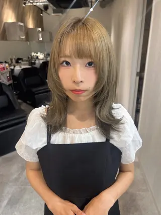 ミディアム カラー ウルフカット レイヤーカット上柿のヘアスタイル