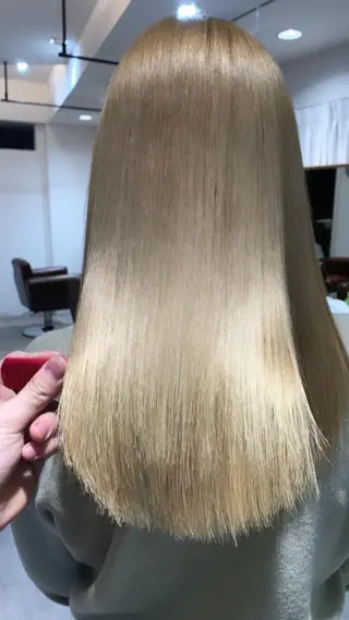セミロング カラー i'll 未空のヘアスタイル