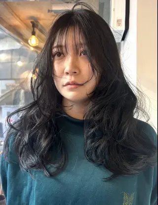 ロング カラー momona english okのヘアスタイル